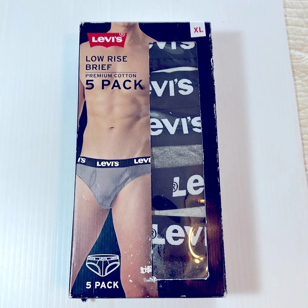 Levis levi’s pk